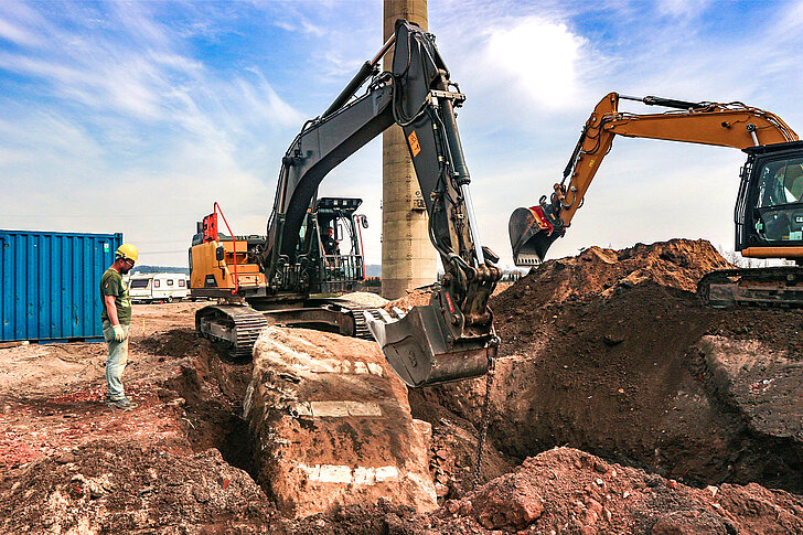 Bagger auf Brownfield-Projektentwicklung
