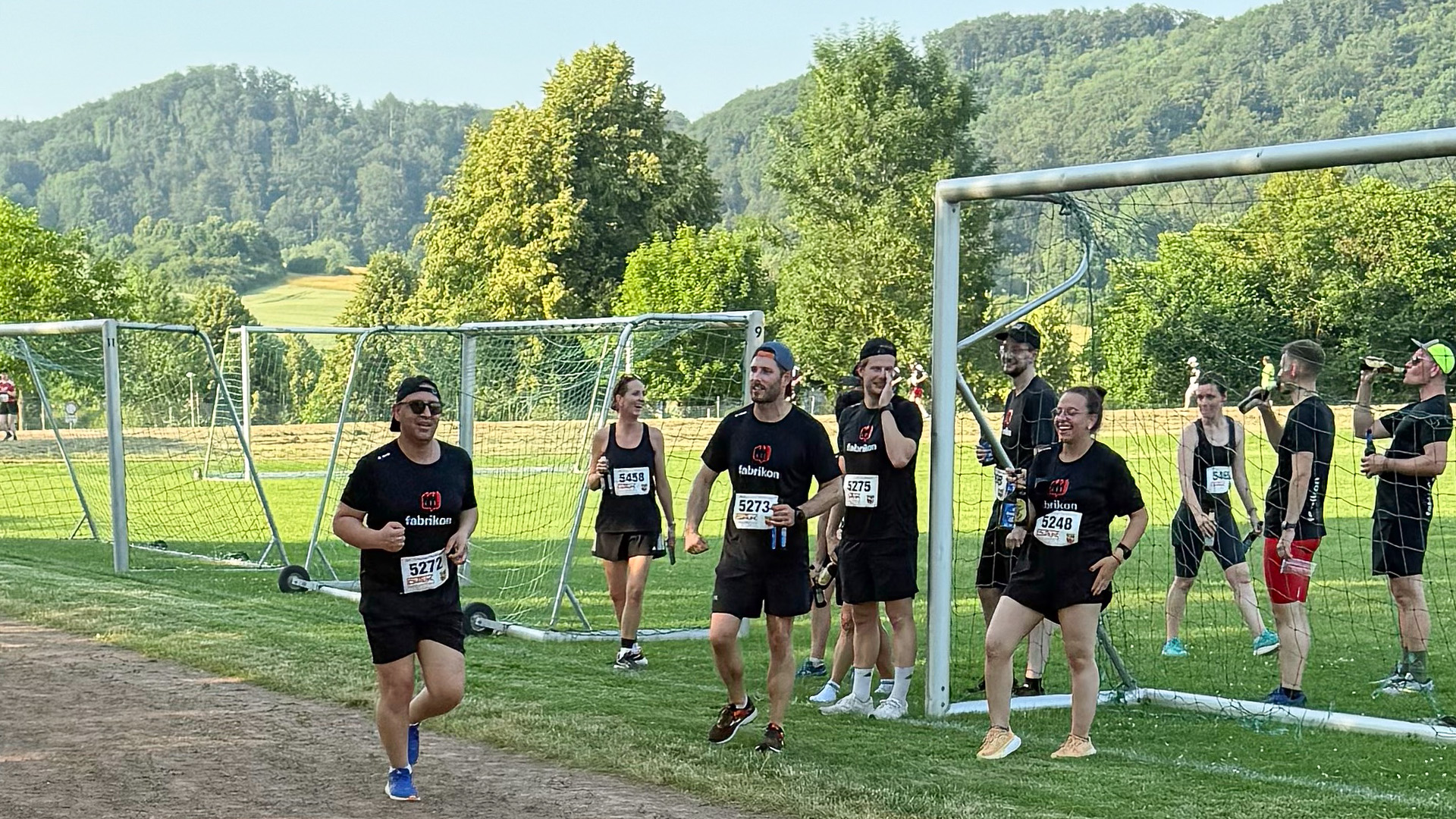 The fabrikon team fabrikon on their colleagues at the DAK Company Run