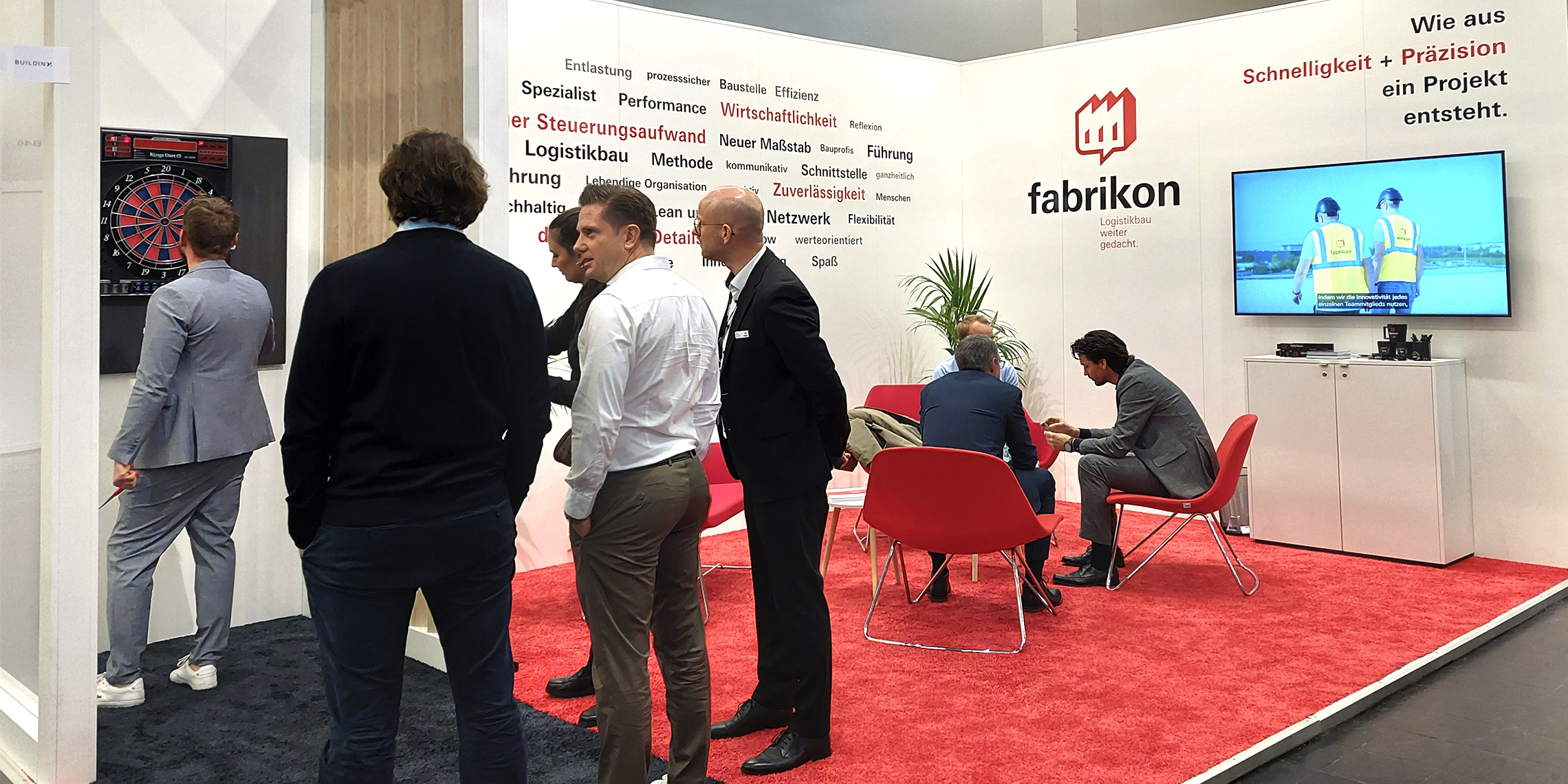 In the second discipline on the subject of "precision", the teams had to beat the high score in darts In the second discipline on the subject of "precision", the teams had to beat the high score in darts