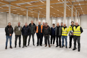 Holztragwerk Hallenbau Betonstützen Logistikzentrum