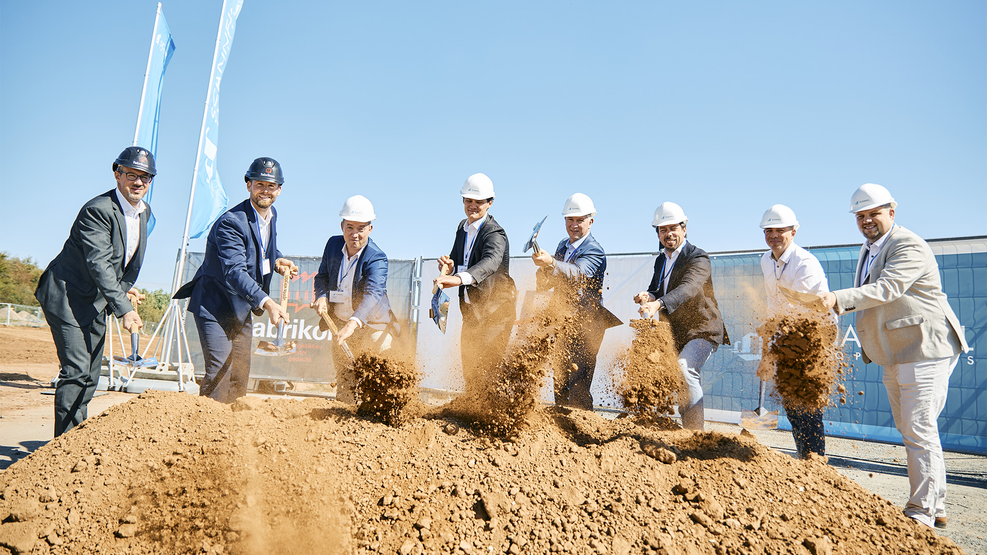 Spatenstich mit Scannell am Neubau des Kühllagers  Properties für ID Logistics und Lactalis in Steinau an der Straße