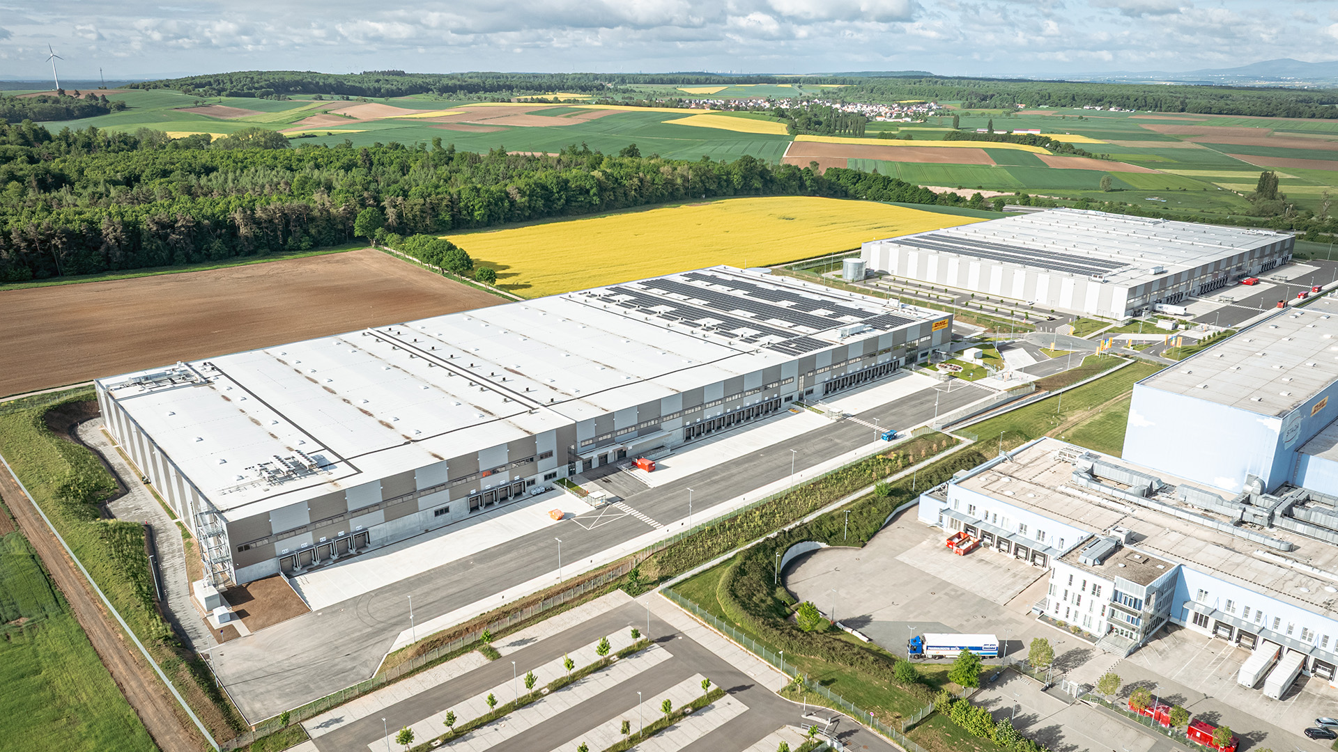 DHL Supply Chain Logistikzentrum für Pharma- und Medizinprodukte (Health Logistics) am Multi-User-Campus in Florstadt - fabrikon realisierte das dritte und vierte Logistikzentrum am Health Campus
